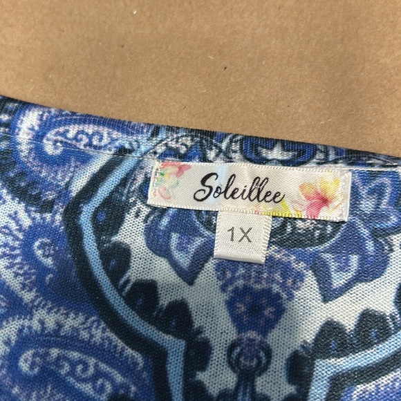 Soleillee Blue Print w/Sequins Vneck Hi Lo Tunic Sz 1X - Picture 11 of 12